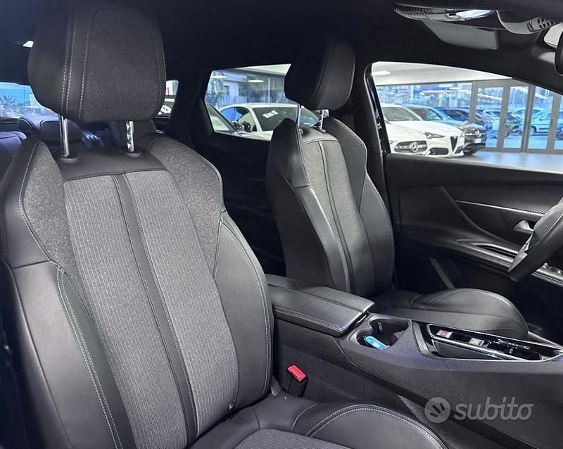 Usata Peugeot 3008 Allure 131 CV (96 kW) 2023 Nero SUV