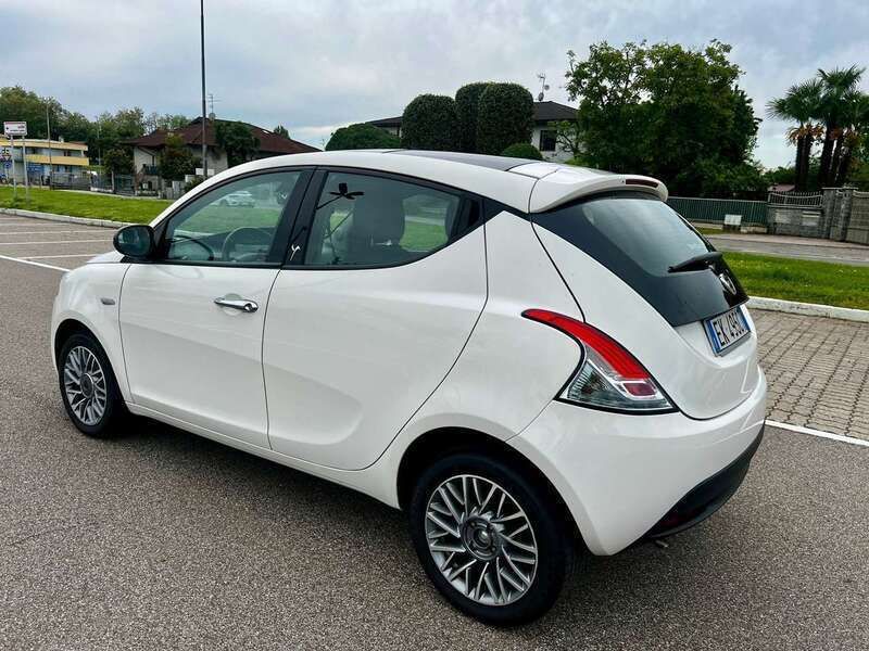 Usata Lancia Ypsilon S 86 CV (63 kW) 2012 Bianco Utilitaria