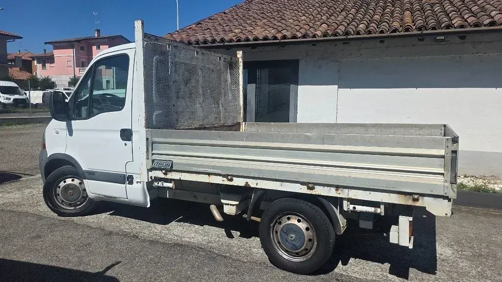 Usata Renault Master 101 CV (74 kW) 2010 Bianco / pastello Furgone