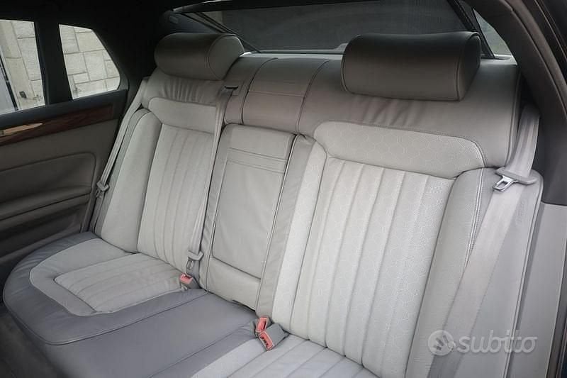 Usata VW Phaeton 239 CV (175 kW) 2011 Blu scuro Berlina