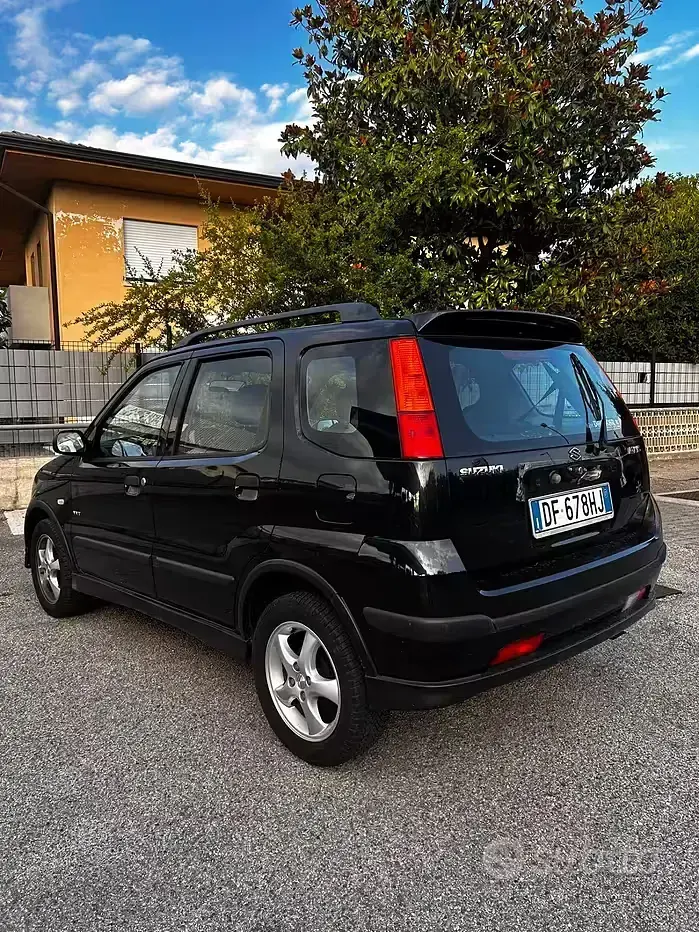 Usata Suzuki Ignis 94 CV (69 kW) 2007 Nero Utilitaria