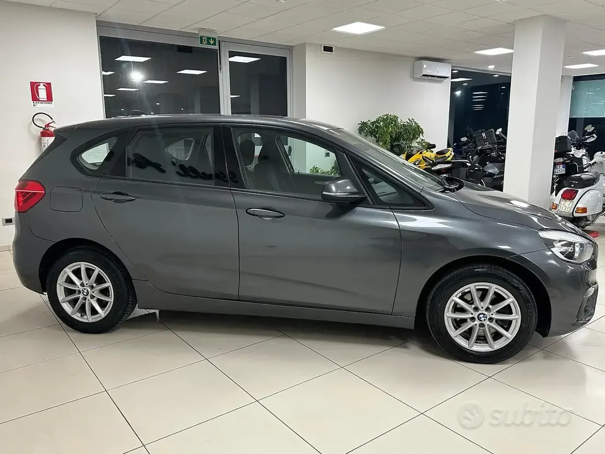 Usata BMW 218 Advantage 150 CV (110 kW) 2016 Grigio Station wagon