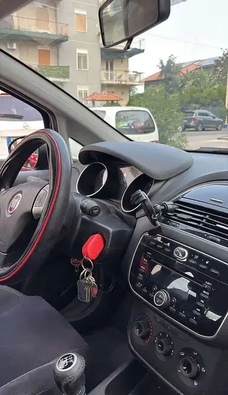 Usata Fiat Punto Lounge 69 CV (50 kW) 2014 Utilitaria