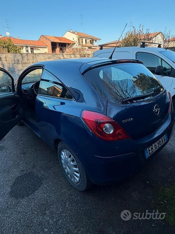 Usata Opel Corsa 80 CV (58 kW) 2010 Nero Berlina