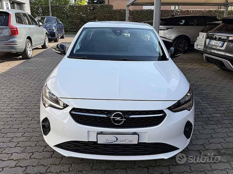 Usata Opel Corsa Edition 102 CV (75 kW) 2023 Bianco / pastello Berlina