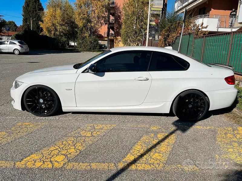 Usata BMW 325 Efficient Dynamics 204 CV (150 kW) 2011 Bianco Coupé