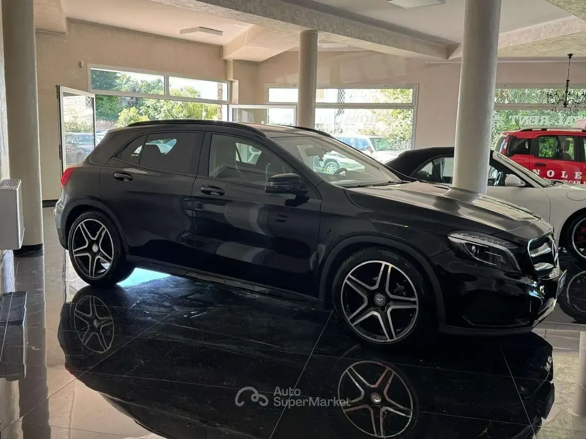 Usata Mercedes GLA200 136 CV (100 kW) 2016 Nero SUV