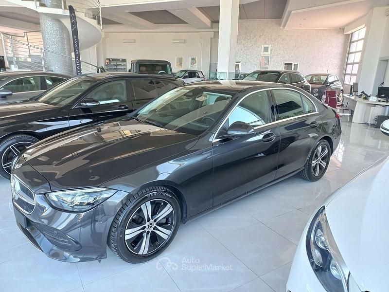 Usata Mercedes C220 197 CV (144 kW) 2022 Grafite met. Berlina
