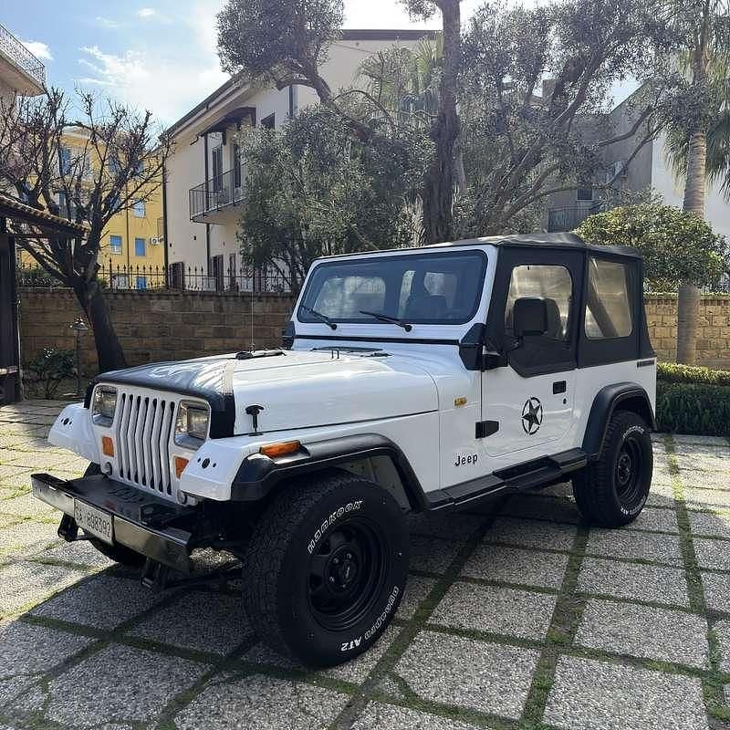 Usata Jeep Wrangler Laredo 103 CV (75 kW) 1992 SUV