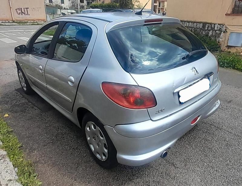 Usata Peugeot 206 68 CV (50 kW) 2008 Argento Berlina