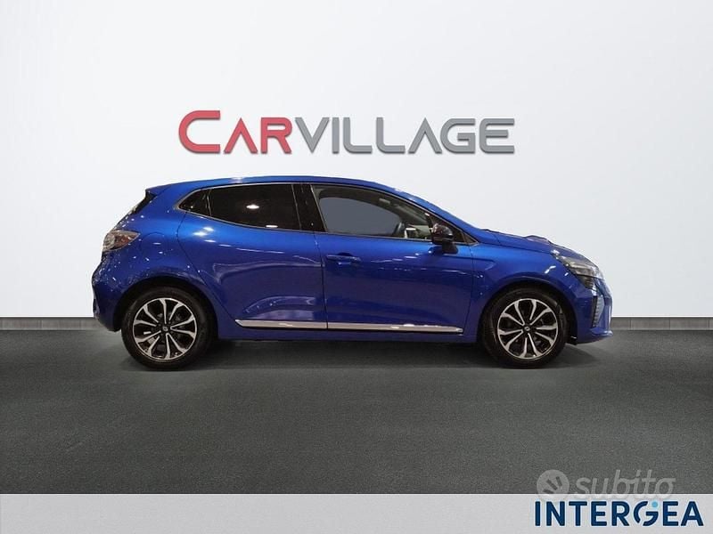 Usata Renault Clio V Techno 91 CV (66 kW) 2024 Blu Berlina