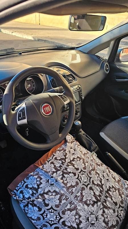 Usata Fiat Punto 78 CV (57 kW) 2012 Bianco Utilitaria