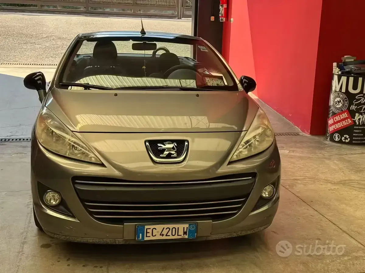 Usata Peugeot 207 CC 120 CV (88 kW) 2011 Grigio Cabrio