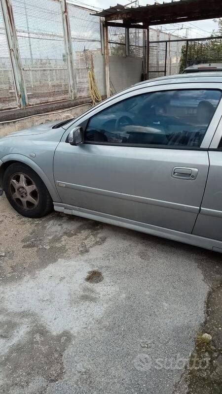 Usata Opel Astra 101 CV (74 kW) 2003 Utilitaria