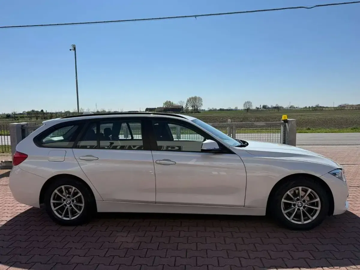 Usata BMW 318 150 CV (110 kW) 2018 Bianco Station wagon