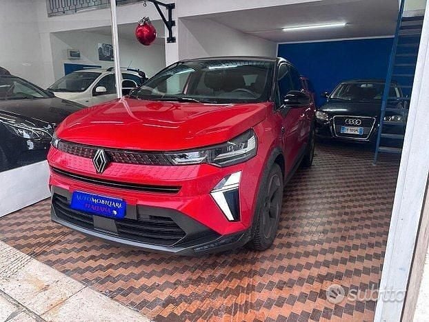 Usata Renault Captur 100 CV (73 kW) 2024 Rosso SUV