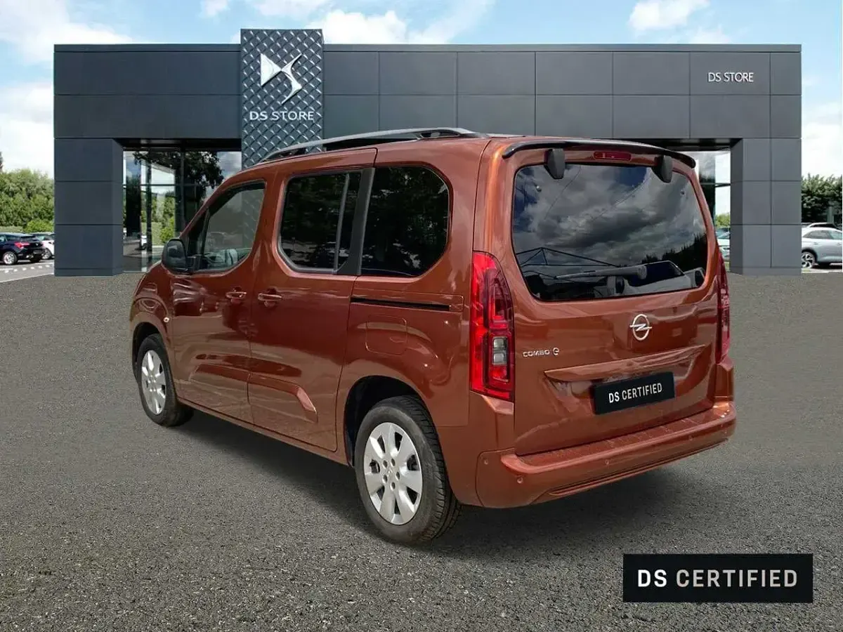 Usata Opel Combo-e Life Elegance 100 kW (136 CV) 2022 Marrone Monovolume