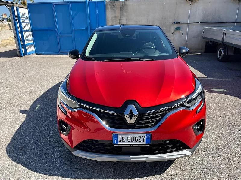 Usata Renault Captur 93 CV (68 kW) 2021 Rosso SUV