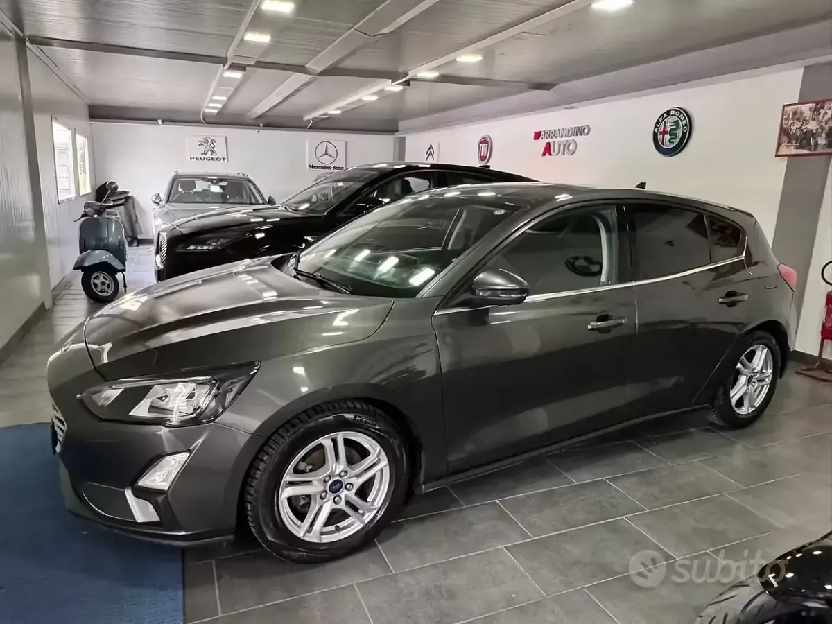 Brugt Ford Focus ST-Line 120 HK (88 kW) 2019 Grå Sedan