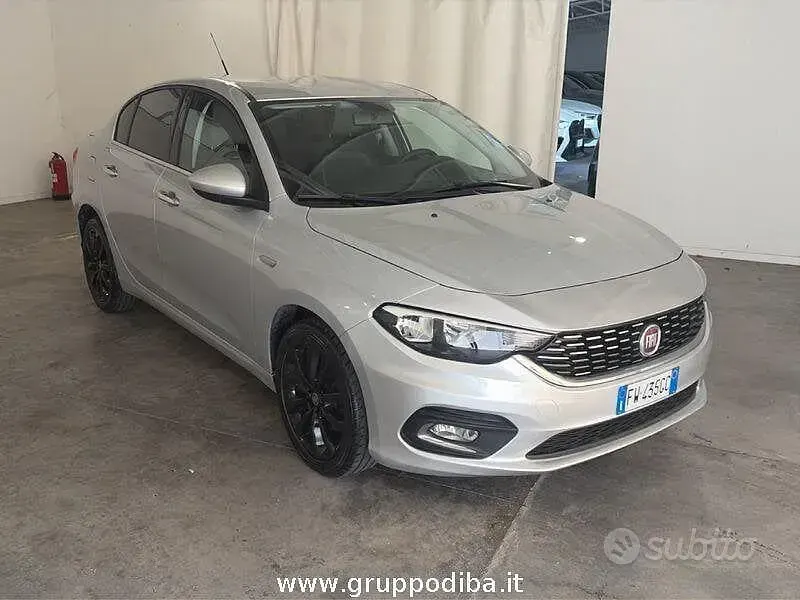 Usata Fiat Tipo Lounge 120 CV (88 kW) 2019 Grigio Berlina