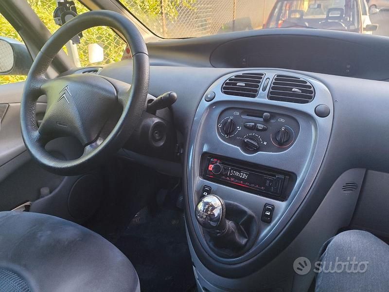 Usata Citroën Xsara 109 CV (80 kW) 2004 Grigio Monovolume