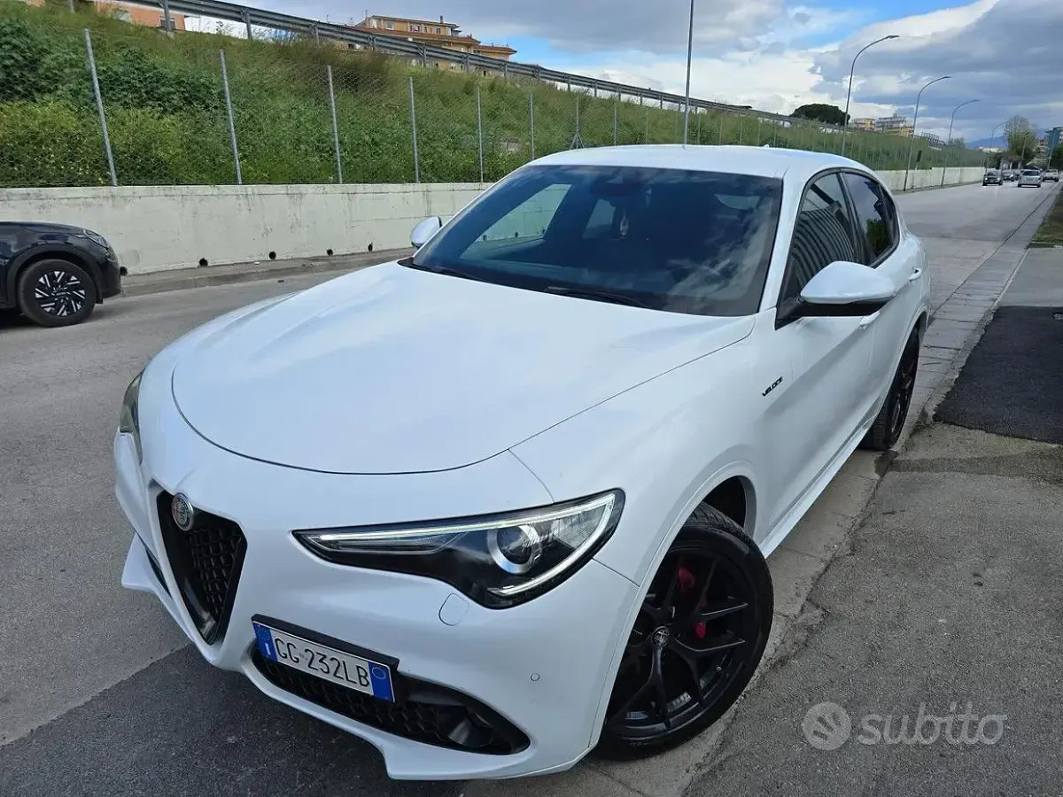 Usata Alfa Romeo Stelvio Veloce 209 CV (153 kW) 2021 Bianco SUV