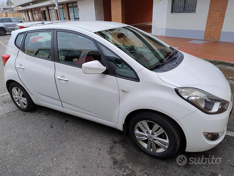 Bianco Usata 2014 Hyundai ix20 Due volumi | 5900 € (Buon prezzo) - Immagine 1/4