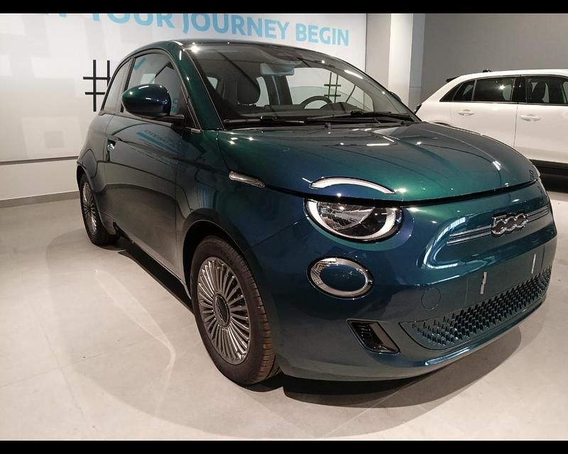 Usata Fiat 500e Icon 86 kW (118 CV) 2023 Blu Berlina