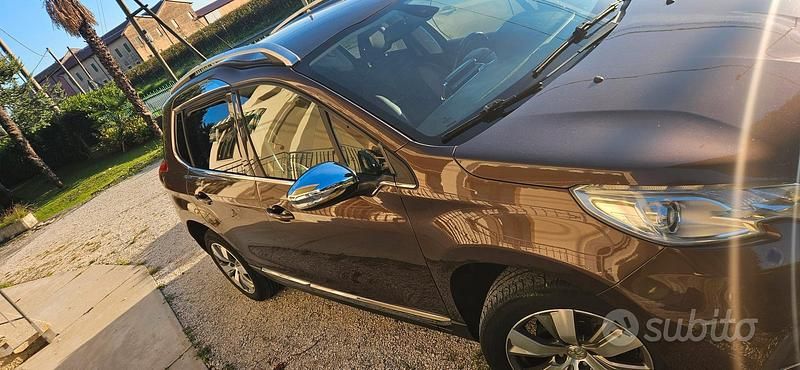 Usata Peugeot 2008 82 CV (60 kW) 2014 Marrone SUV