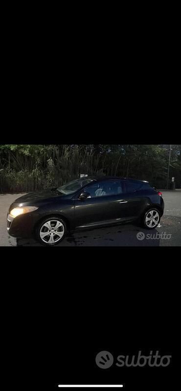 Nero Usata 2010 Renault Mégane Coupé Dynamique Coupé | 3000 € (Molto cara) - Immagine 1/4