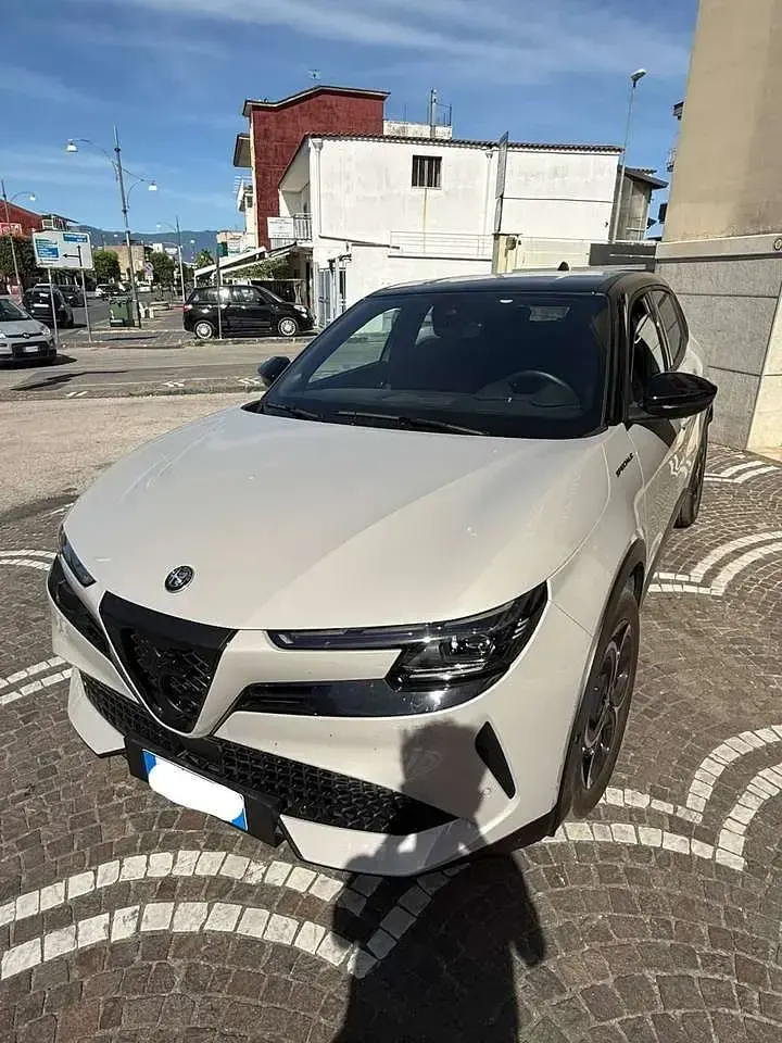 Usata Alfa Romeo GT Junior Edizione Speciale 136 CV (100 kW) 2025 Beige SUV