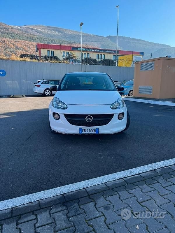 Bianco Usata 2015 Opel Adam Due volumi | 6990 € (Ottimo prezzo) - Immagine 1/4