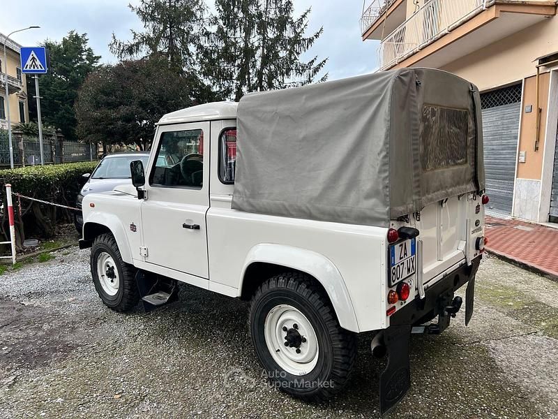 Usata Land Rover Defender S 122 CV (89 kW) 2009 Bianco Pick-up