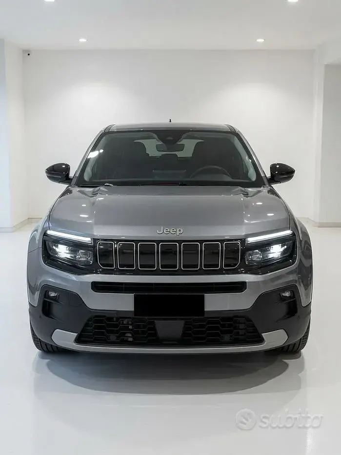Usata Jeep Avenger Summit 101 CV (74 kW) 2025 Grigio SUV