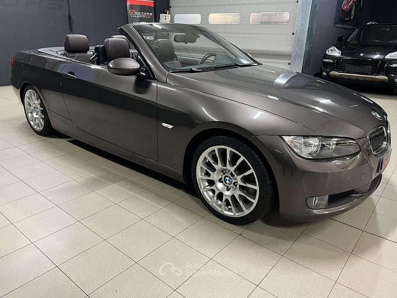 Usata BMW 330 Cabriolet 272 CV (200 kW) 2009 Marrone Cabrio