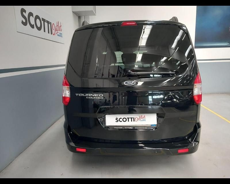 Usata Ford Tourneo Courier Titanium 95 CV (69 kW) 2017 Nero Monovolume