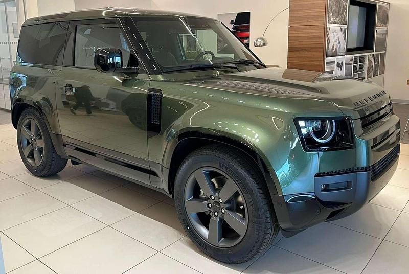 Käytetty Land Rover Defender SE Dynamic 200 HP (147 kW) 2026 Vihreä Katumaasturi