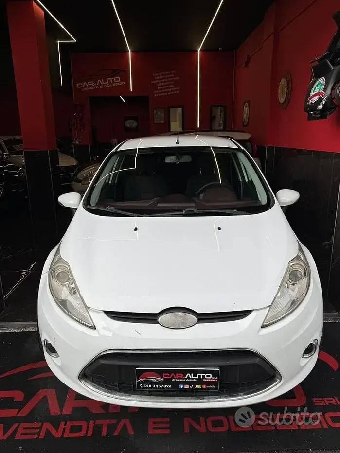 Usata Ford Fiesta Titanium 90 CV (66 kW) 2010 Bianco Berlina
