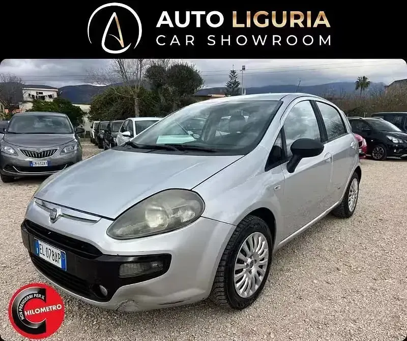 Usata Fiat Punto Easy 69 CV (50 kW) 2012 Utilitaria