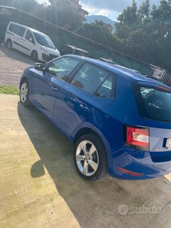 Usata Skoda Fabia 60 CV (44 kW) 2020 Blu Utilitaria