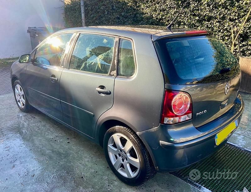 Usata VW Polo Sportline 80 CV (58 kW) 2008 Grigio Utilitaria