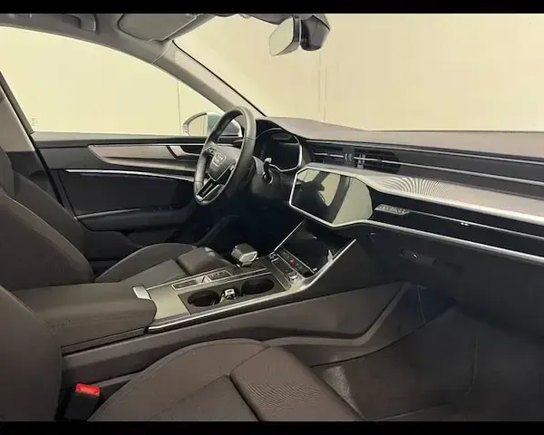 Usata Audi A6 S-Line 204 CV (150 kW) 2024 Argento floret metallizzato Station wagon