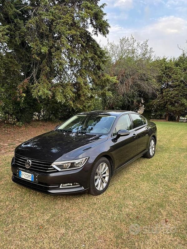 Grigio Usata 2018 VW Passat Tre volumi | 16.900 € (Buon prezzo) - Immagine 1/4