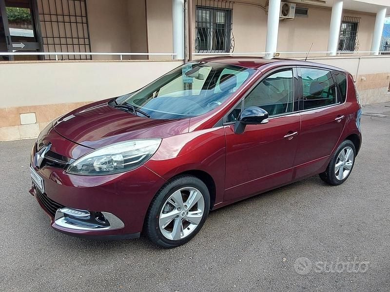 Usata Renault Scénic III XMOD 110 CV (80 kW) 2014 Rosso Monovolume