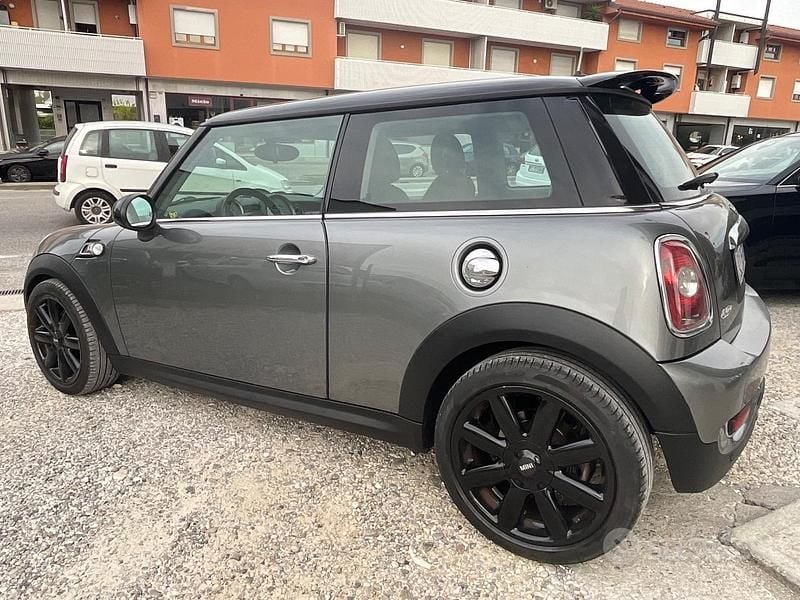 Usata Mini Cooper S Hype 175 CV (128 kW) 2010 Grigio Utilitaria