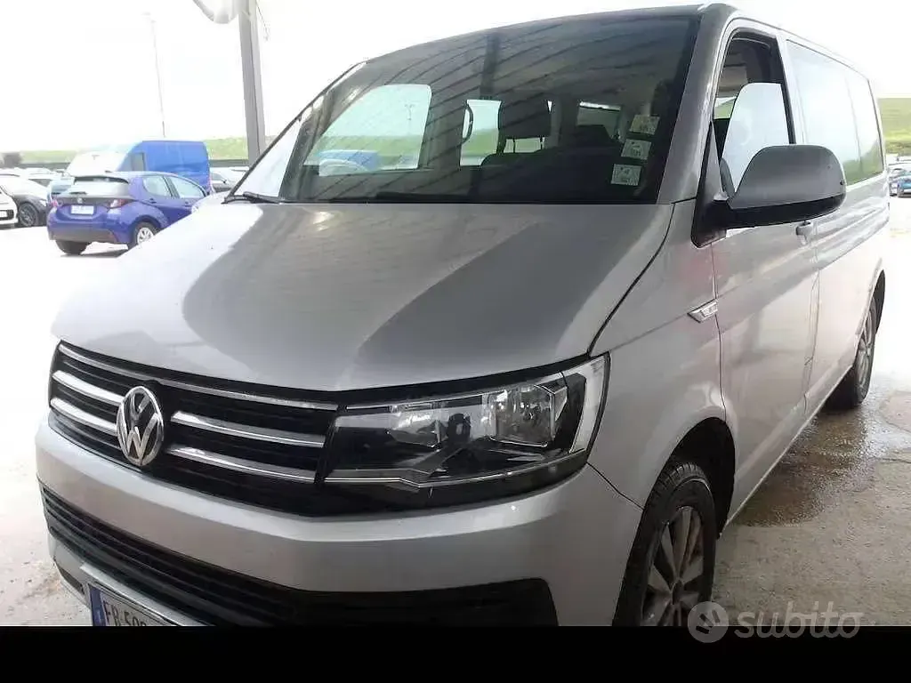 Usata VW Caravelle Comfortline 150 CV (110 kW) 2018 Grigio Furgone