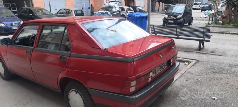 Usata Alfa Romeo 75 110 CV (80 kW) 1987 Rosso Berlina