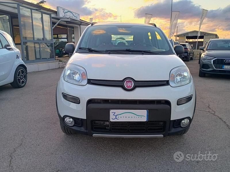 Usata Fiat Panda 4x4 S 95 CV (69 kW) 2018 Bianco Utilitaria