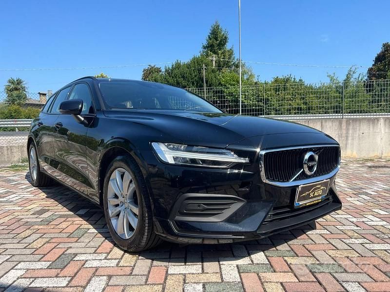 Usata Volvo V60 Business Edition 197 CV (144 kW) 2021 Nero Station wagon