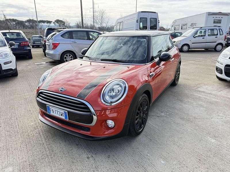Usata Mini Cooper D 116 CV (85 kW) 2018 Arancione Utilitaria